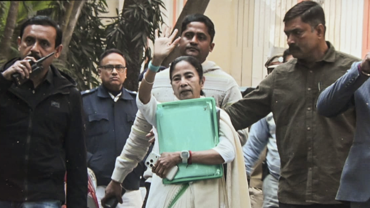 https://www.salarnews.in/public/uploads/images/newsimages/maannewsimage08012026_152047_Mamata on SIR.png